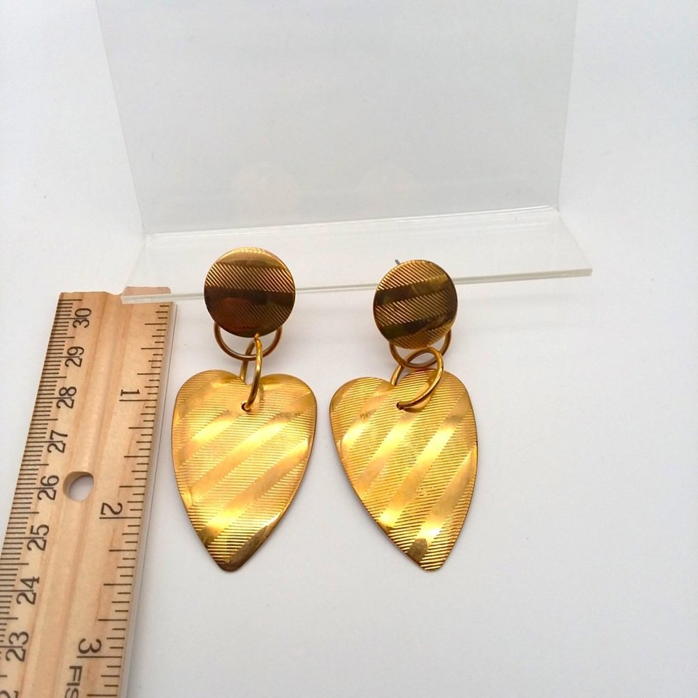 VTG Heart Earrings Dangle Gold Metal Retro Textured Drop Y2K Stylish Unique - Picture 3 of 3